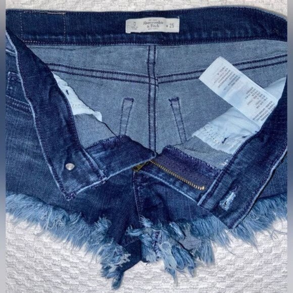 Women’s Abercrombie&Fitch stretchy cut off jean Shorts size 0/W25 - Picture 4 of 13